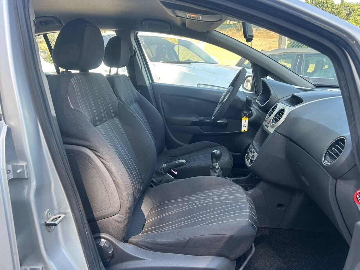 Opel Corsa 1.0 12V 5 porte Enjoy (13)