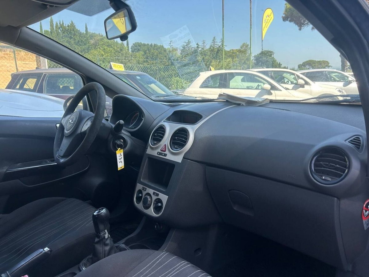 Opel Corsa 1.0 12V 5 porte Enjoy (14)