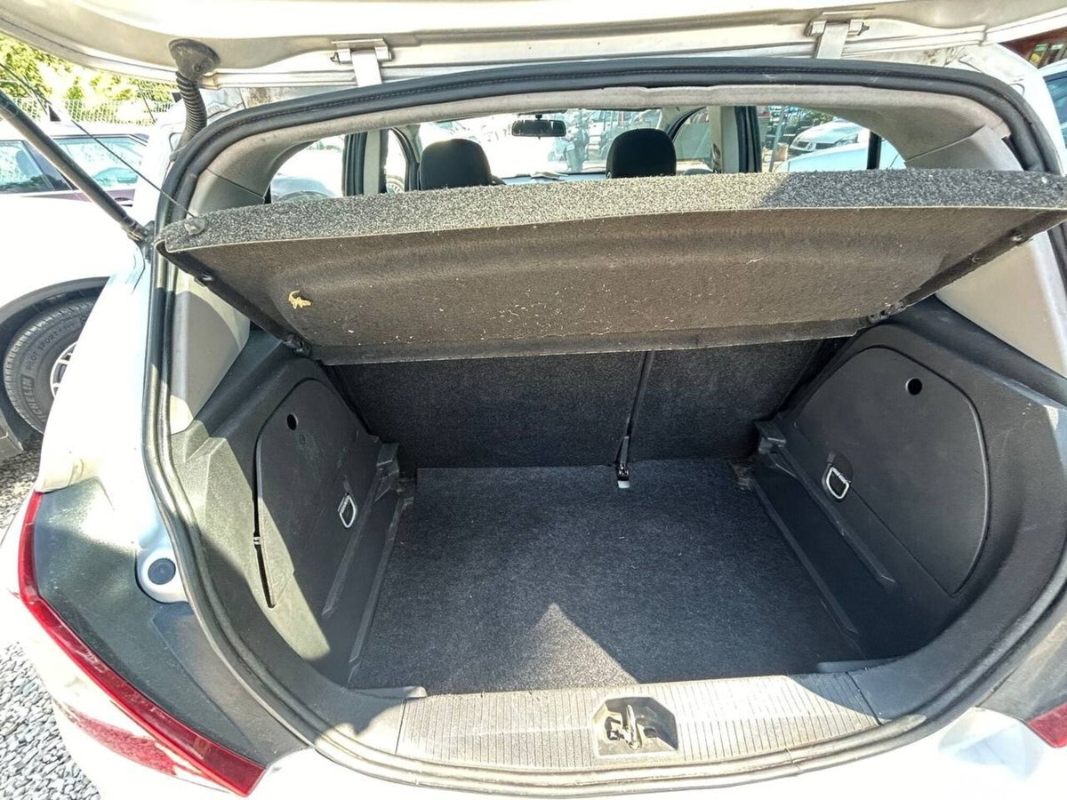 Opel Corsa 1.0 12V 5 porte Enjoy (7)