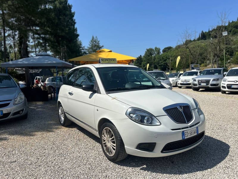 Lancia Ypsilon 1.3 MJT 75 CV Diva