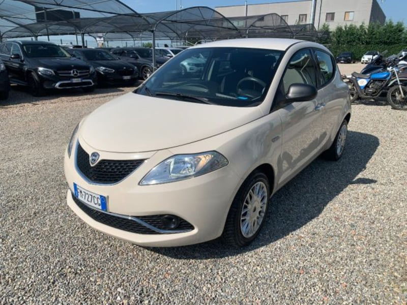 Lancia Ypsilon 1.2 69 CV 5 porte Gold