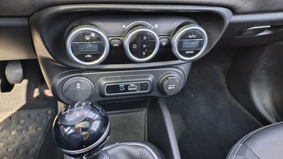 Fiat 500L 1.4 T-Jet 120 CV GPL Lounge (11)