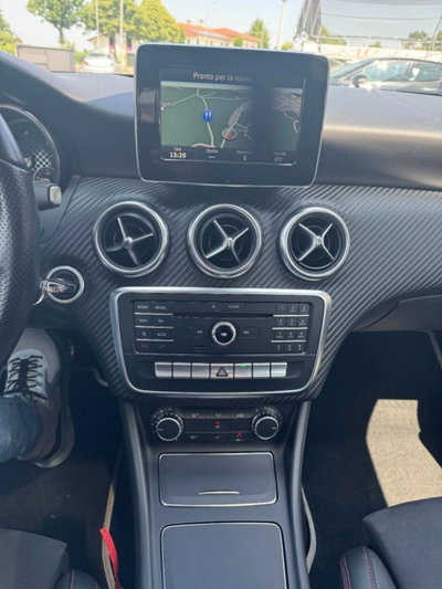 Mercedes-Benz Classe A 180 d Automatic Premium (15)