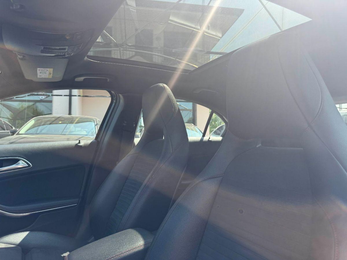 Mercedes-Benz Classe A 180 d Automatic Premium (9)