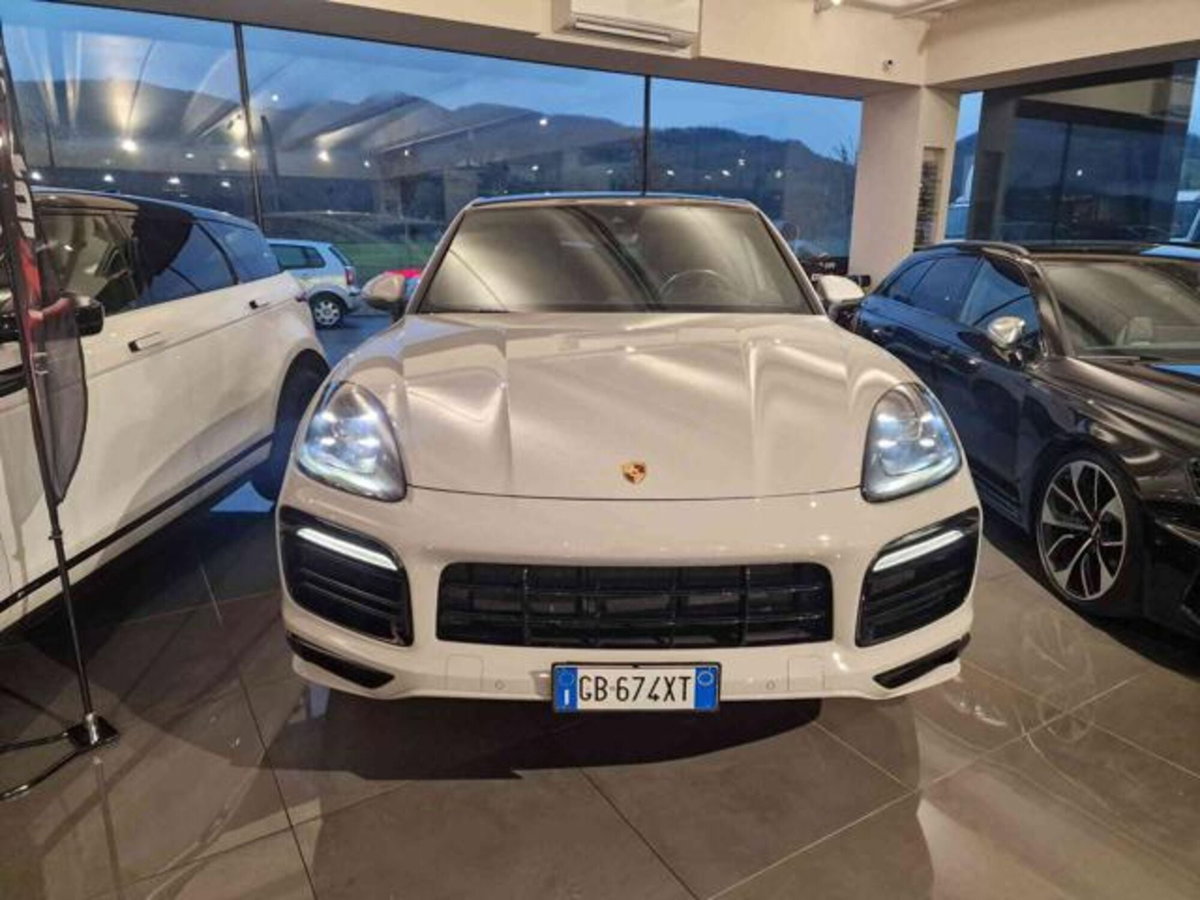 Porsche Cayenne Coupé 3.0 V6 (2)