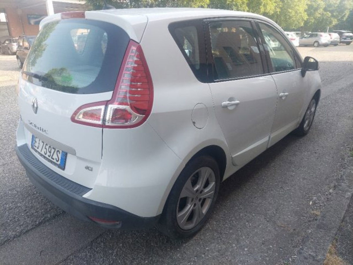 Renault Scenic E-Tech Electric 1.5 dCi 110CV Luxe (4)