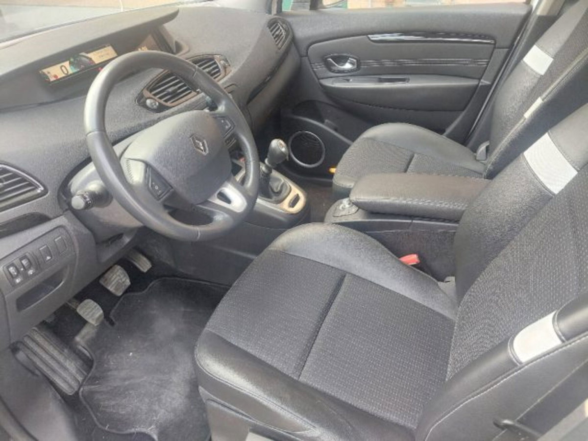 Renault Scenic E-Tech Electric 1.5 dCi 110CV Luxe (5)