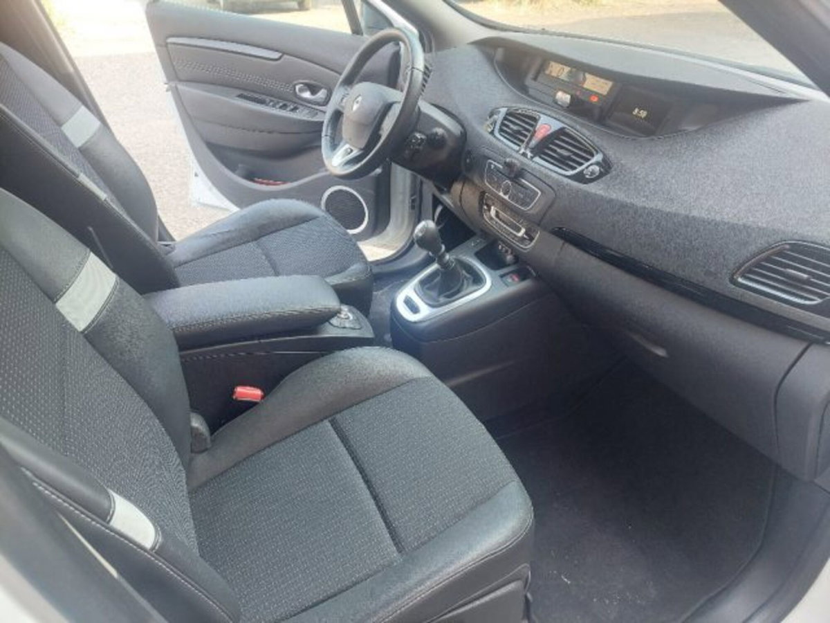 Renault Scenic E-Tech Electric 1.5 dCi 110CV Luxe (6)