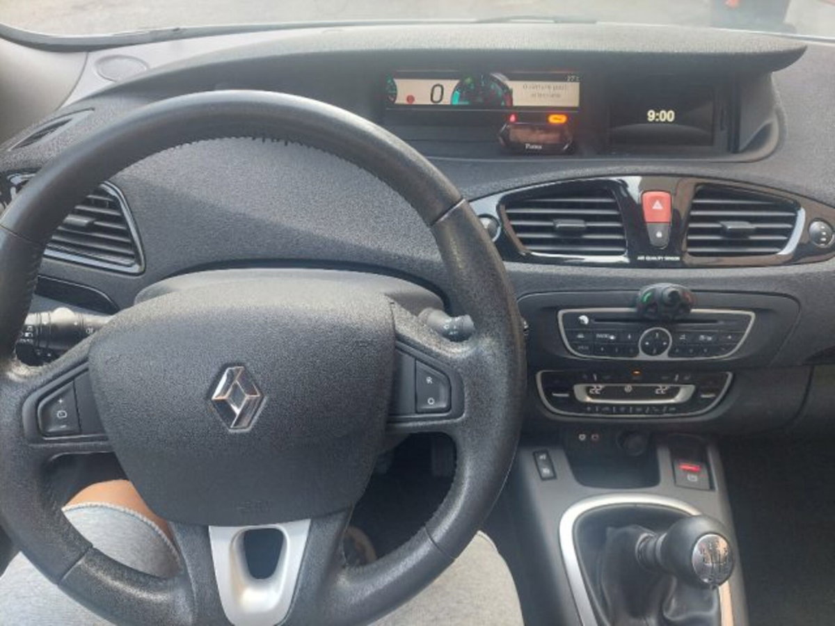 Renault Scenic E-Tech Electric 1.5 dCi 110CV Luxe (7)