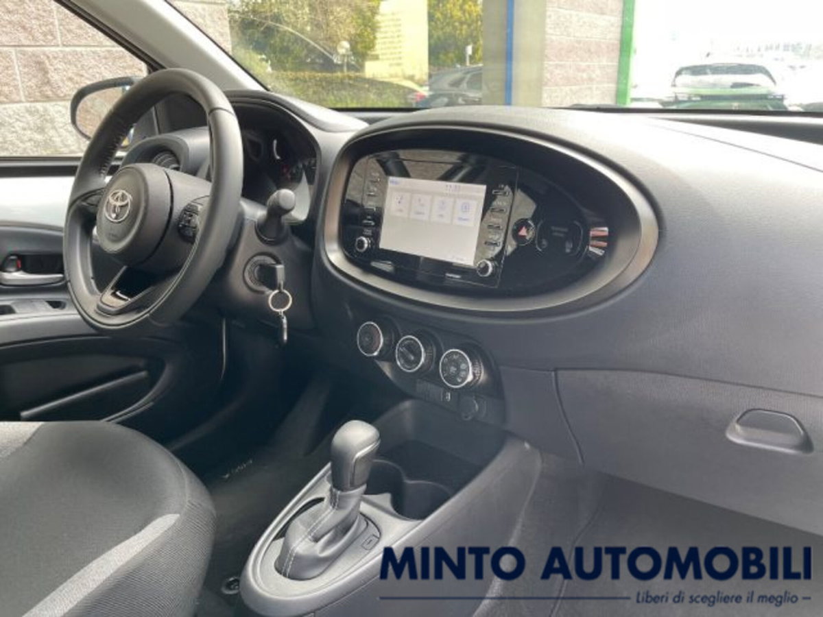 Toyota Aygo X 1.0 Lounge Air 72cv s-cvt (16)