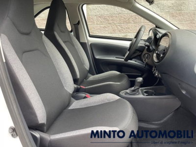 Toyota Aygo X 1.0 Lounge Air 72cv s-cvt (19)