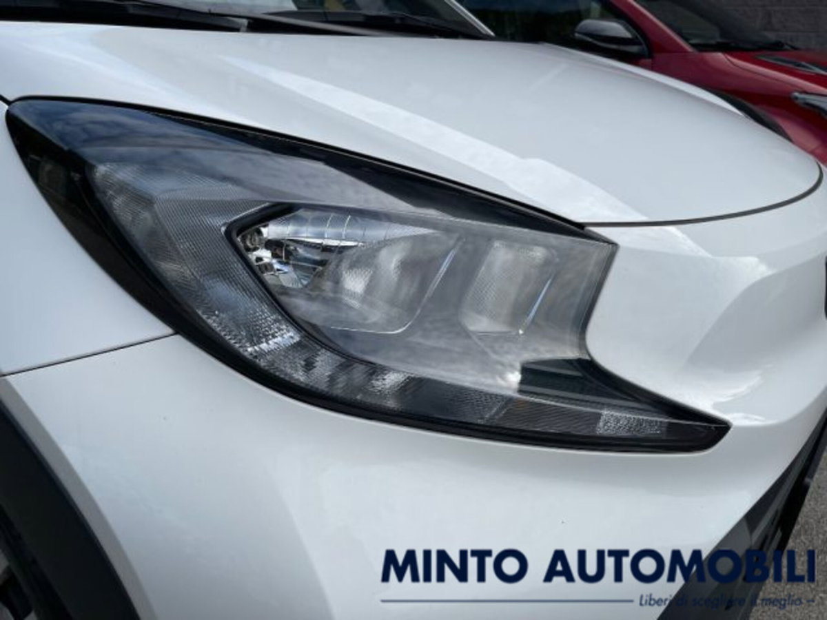 Toyota Aygo X 1.0 Lounge Air 72cv s-cvt (7)