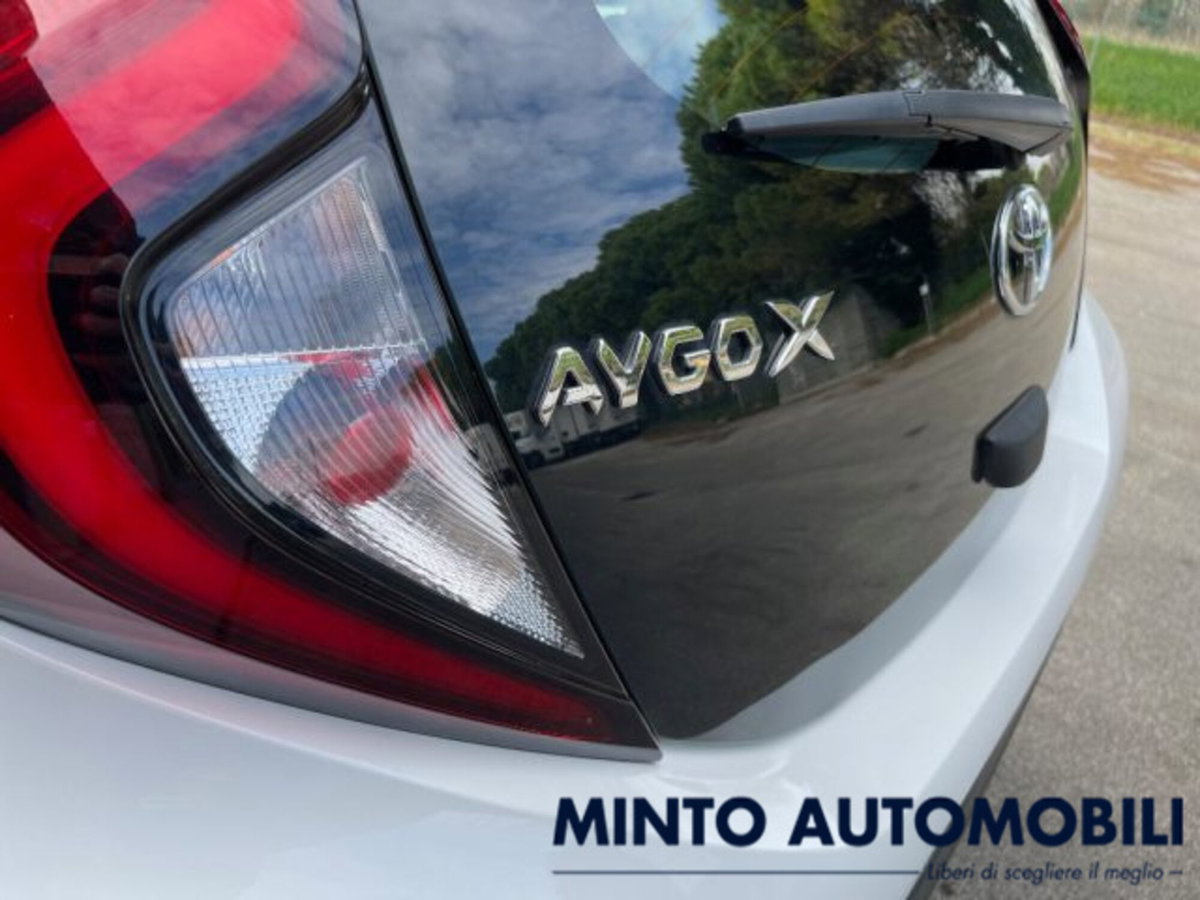 Toyota Aygo X 1.0 Lounge Air 72cv s-cvt (9)