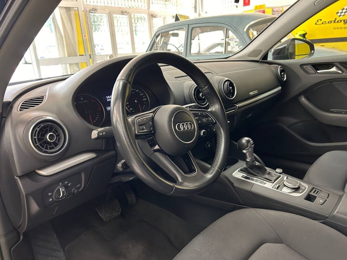 Audi A3 1.6 TDI 116 CV S tronic Sport (10)