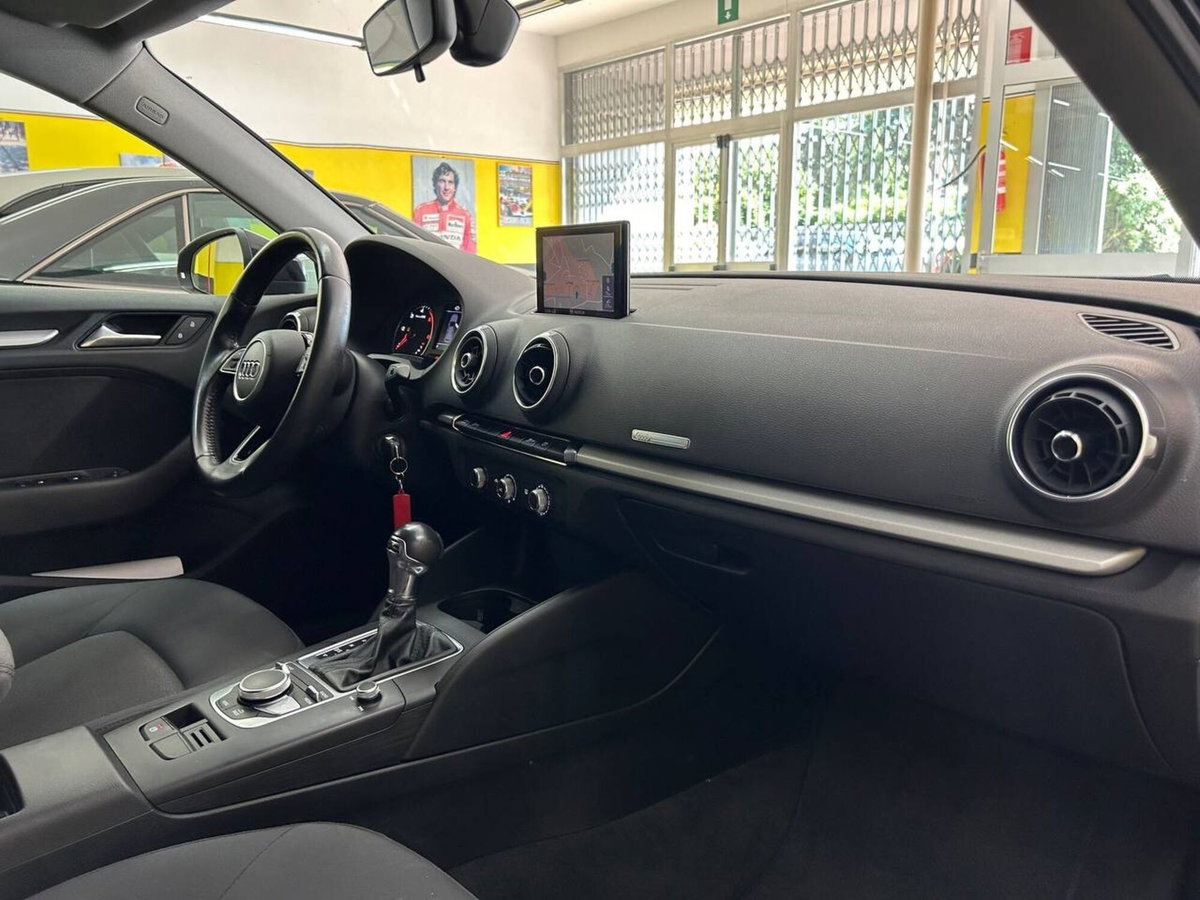 Audi A3 1.6 TDI 116 CV S tronic Sport (12)