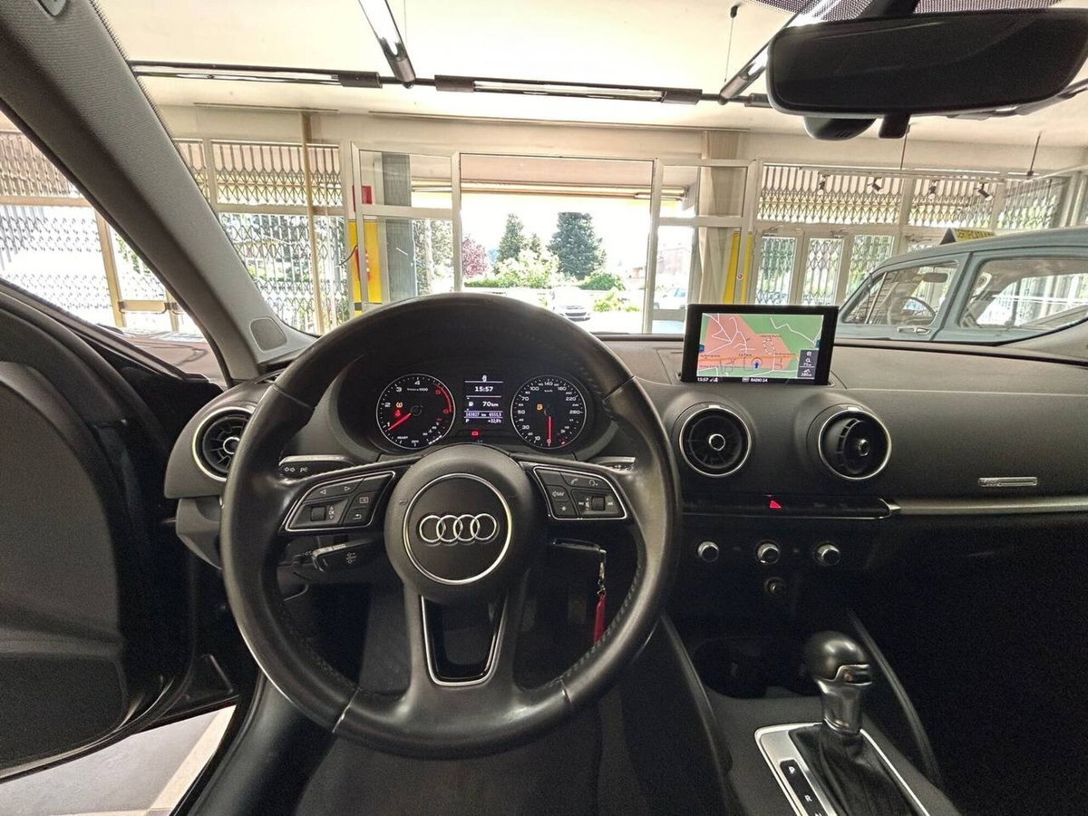 Audi A3 1.6 TDI 116 CV S tronic Sport (13)
