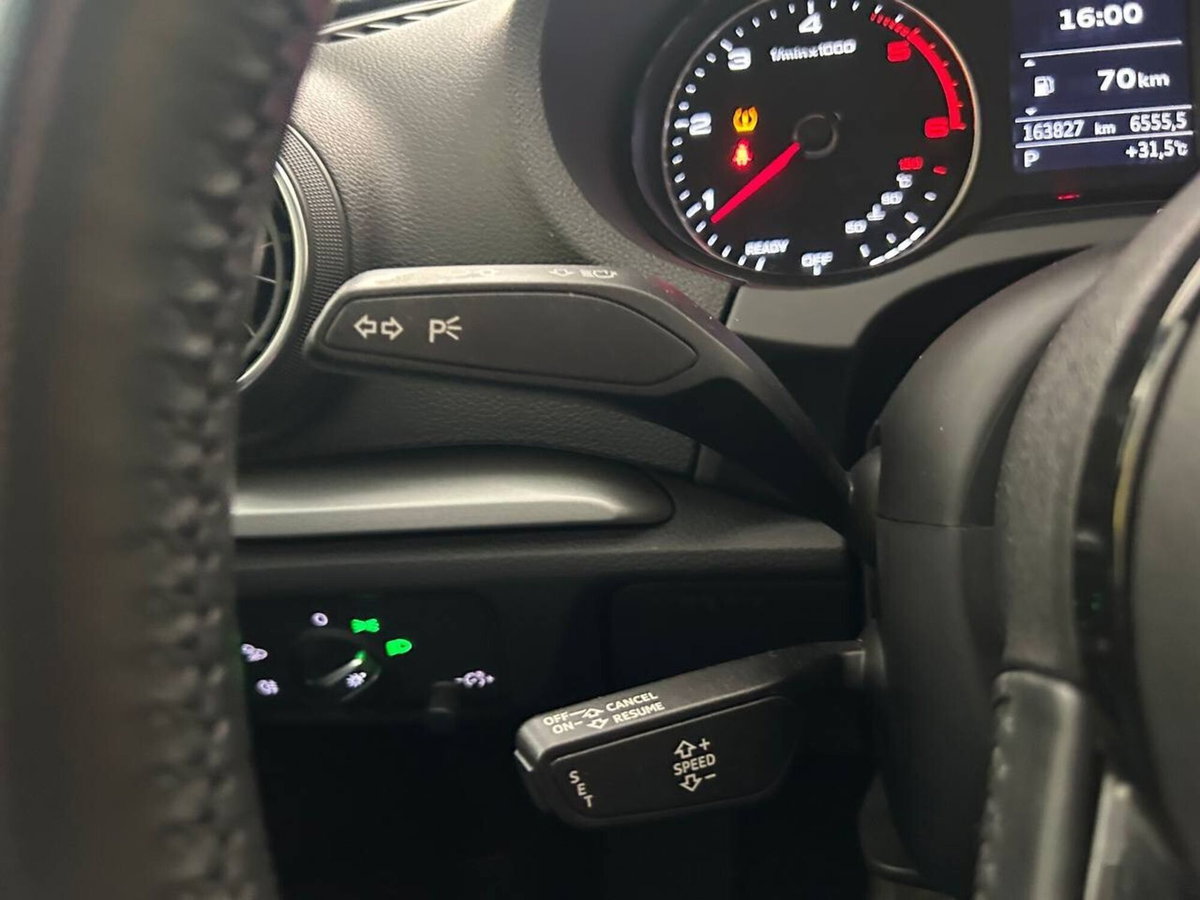 Audi A3 1.6 TDI 116 CV S tronic Sport (16)