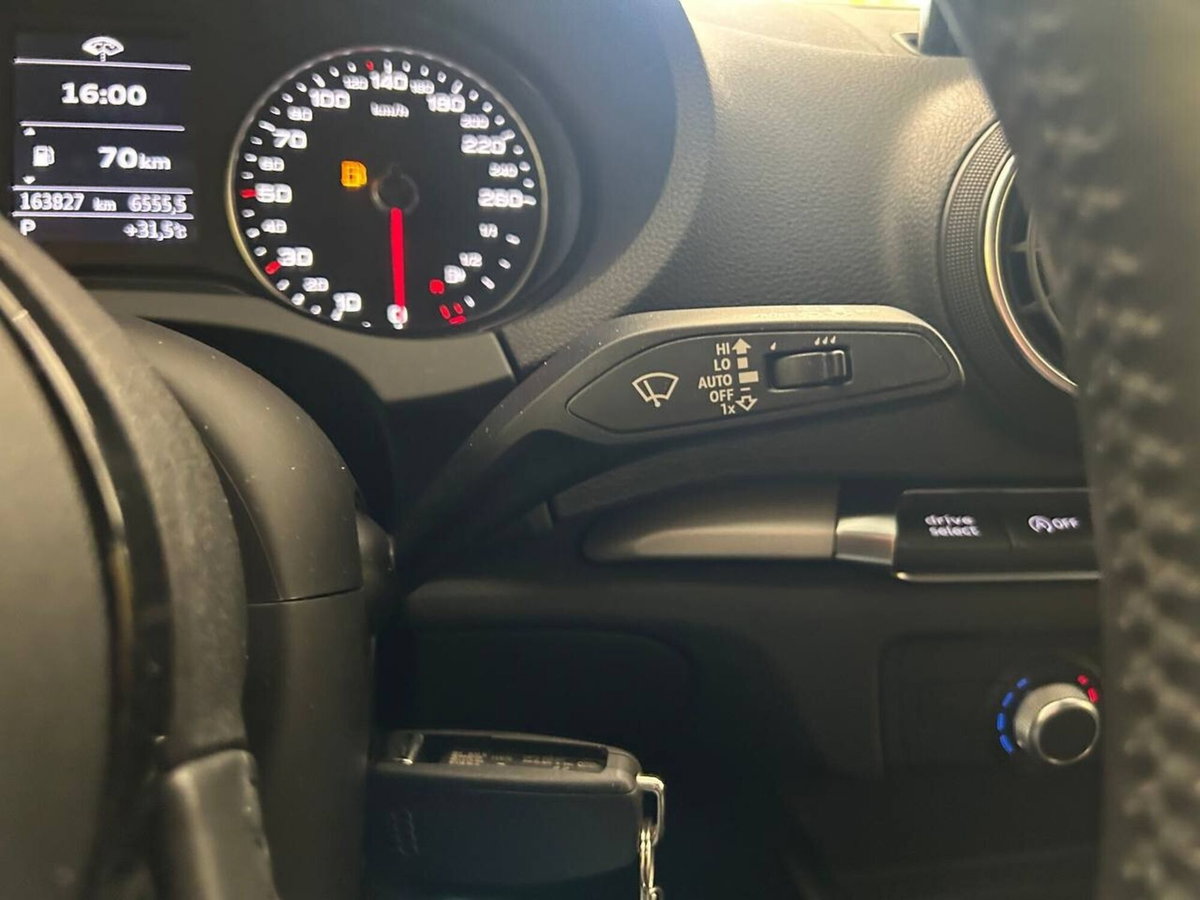 Audi A3 1.6 TDI 116 CV S tronic Sport (17)