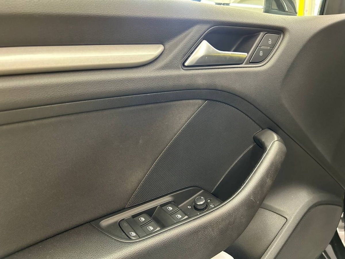 Audi A3 1.6 TDI 116 CV S tronic Sport (18)