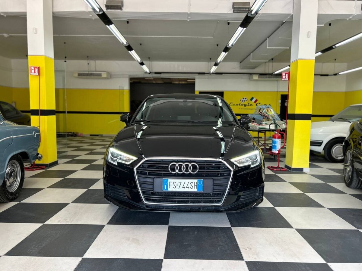Audi A3 1.6 TDI 116 CV S tronic Sport (2)