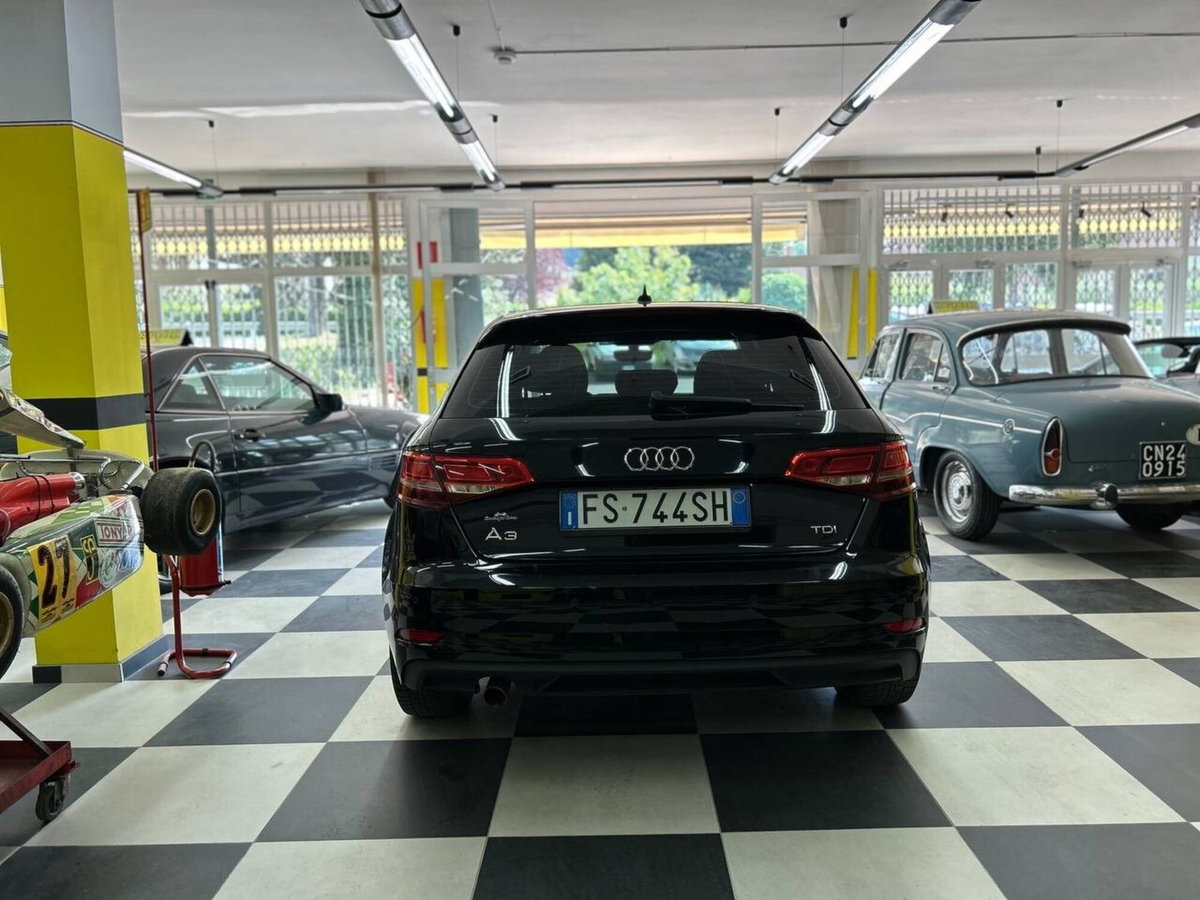 Audi A3 1.6 TDI 116 CV S tronic Sport (5)