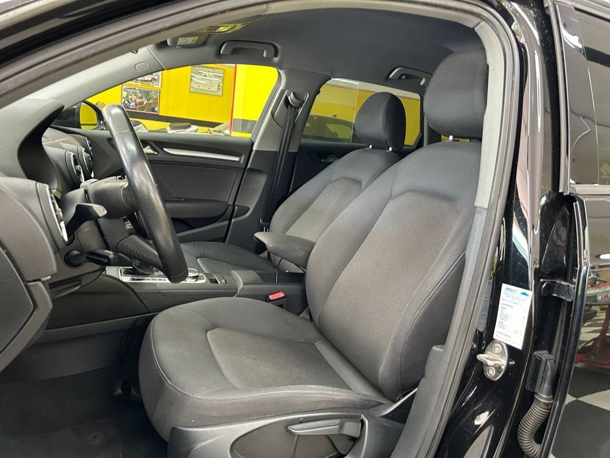 Audi A3 1.6 TDI 116 CV S tronic Sport (9)