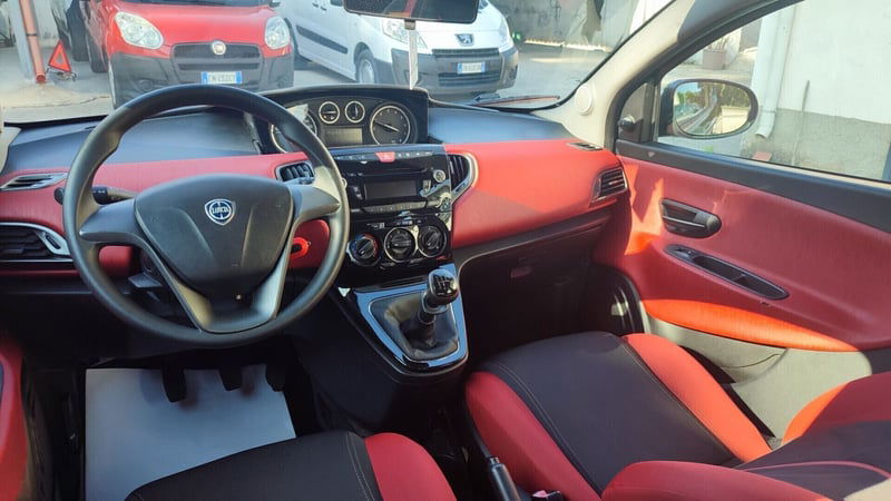 Lancia Ypsilon 1.2 69 CV 5 porte Platinum