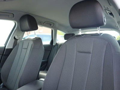 Audi A4 Avant 35 TDI/163 CV S tronic Business Advanced (16)