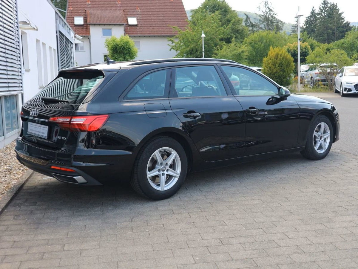 Audi A4 Avant 35 TDI/163 CV S tronic Business Advanced (3)