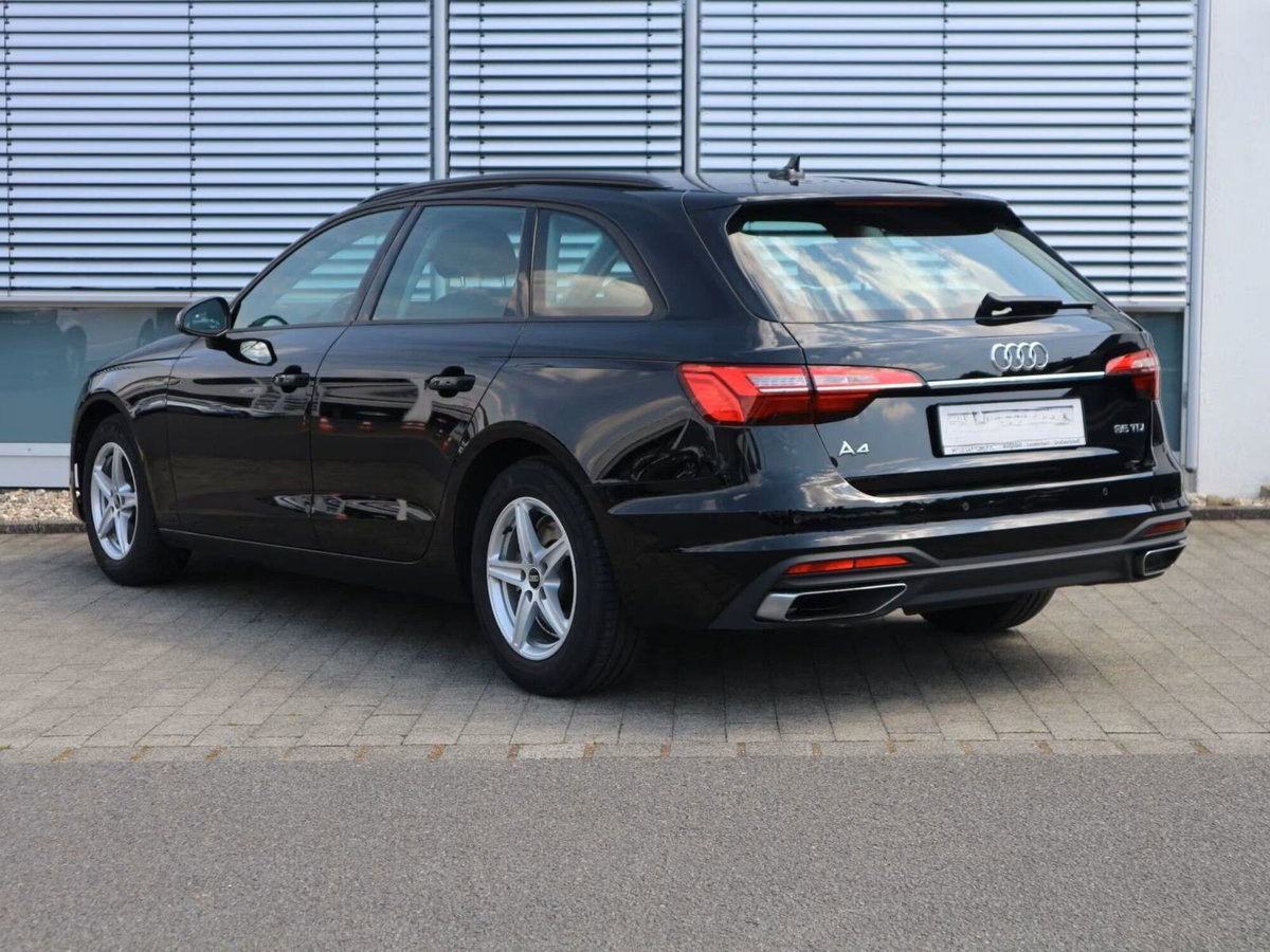 Audi A4 Avant 35 TDI/163 CV S tronic Business Advanced (4)