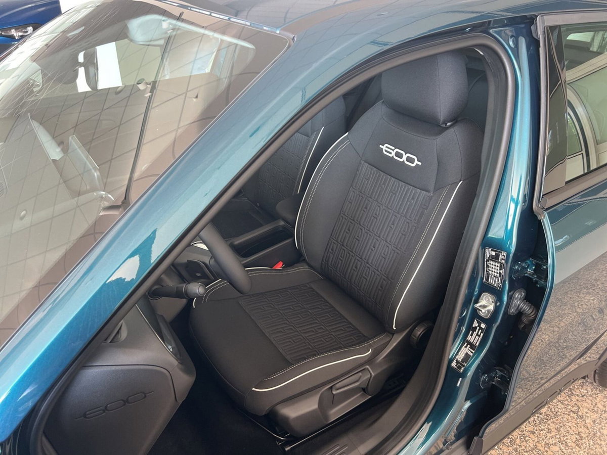 Fiat 600 1.2 hybrid 145cv auto (7)