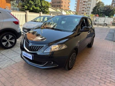 Lancia Ypsilon 1.0 FireFly 5 porte S&S Hybrid Ecochic Gold usata