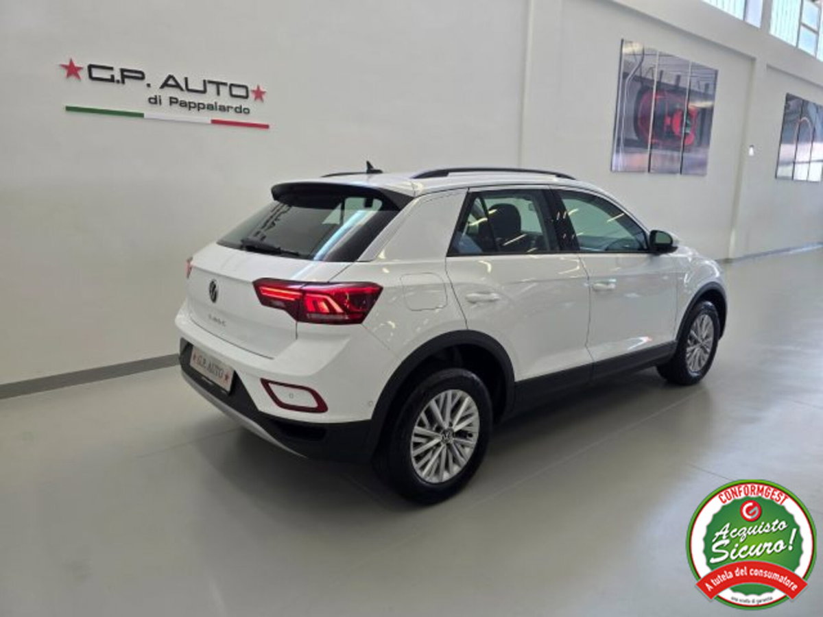 Volkswagen T-Roc 1.0 TSI Life (5)