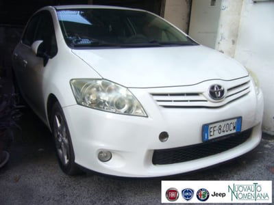 Toyota Auris 2.0 D-4D DPF 3 porte Sol usata