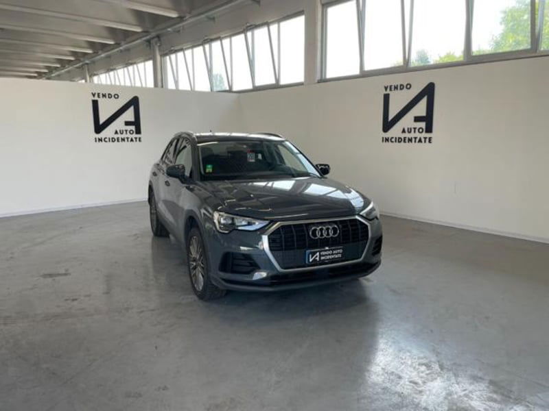 Audi Q3 45 TFSI e S tronic Business