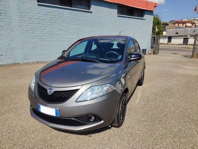 Lancia Ypsilon 1.0 FireFly 5 porte S&S Hybrid Ecochic Gold usata
