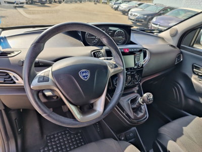Lancia Ypsilon 1.0 FireFly 5 porte S&S Hybrid Ecochic Gold (7)