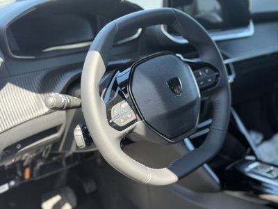 Peugeot 2008 1.2 hybrid Allure 145cv e-dcs6 (10)