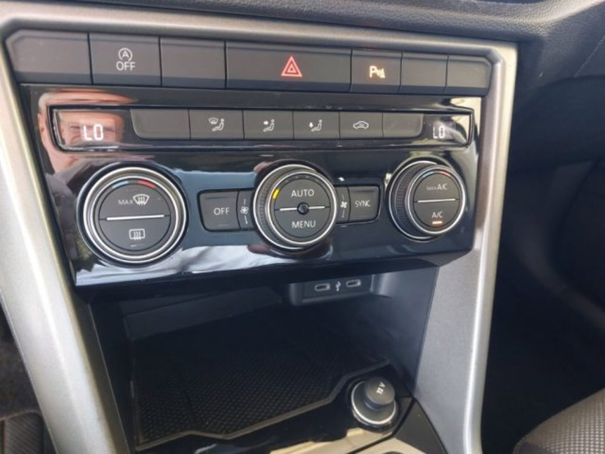 Volkswagen T-Roc 2.0 TDI SCR Business BlueMotion Technology (17)