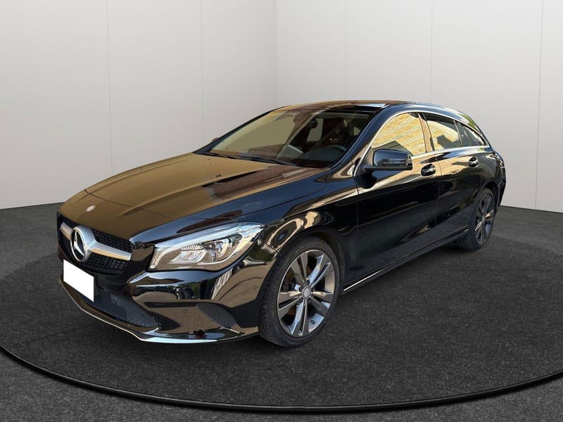 Mercedes-Benz CLA Shooting Brake 220 d Automatic Sport