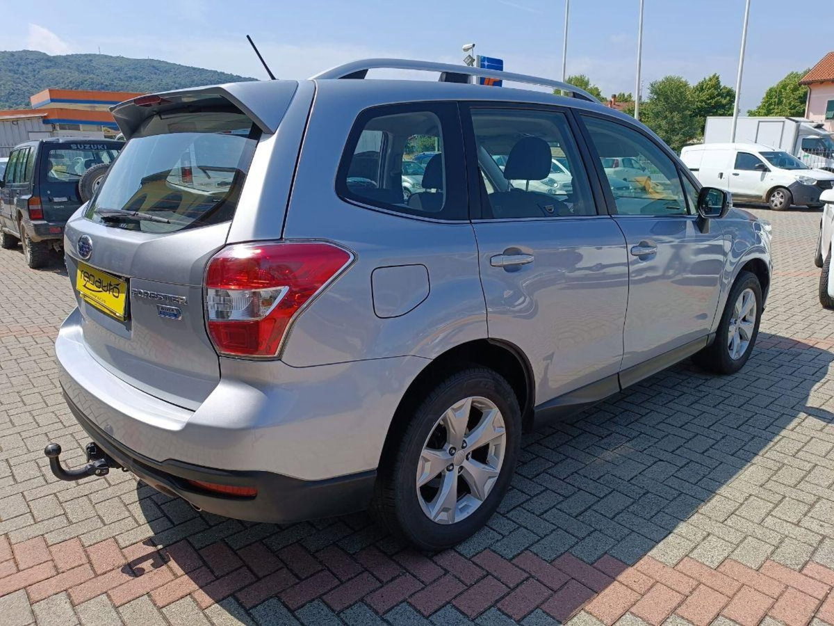 Subaru Forester 2.0i Exclusive (6)