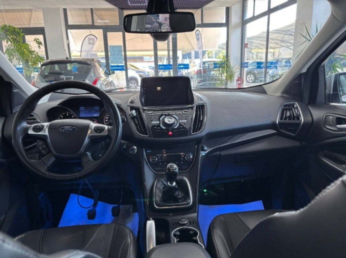 Ford Kuga 2.0 TDCI 120 CV S&S 2WD Titanium (14)