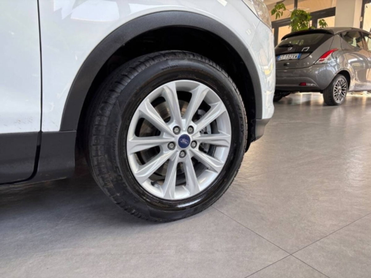Ford Kuga 2.0 TDCI 120 CV S&S 2WD Titanium (9)