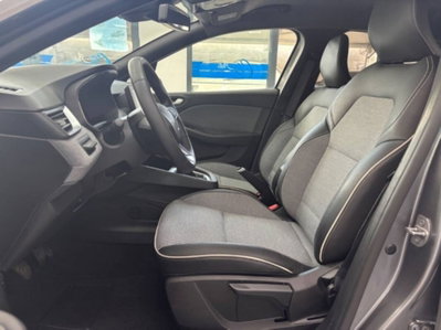 Renault Clio 1.0 tce Techno 90cv (11)