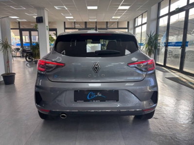 Renault Clio 1.0 tce Techno 90cv (5)