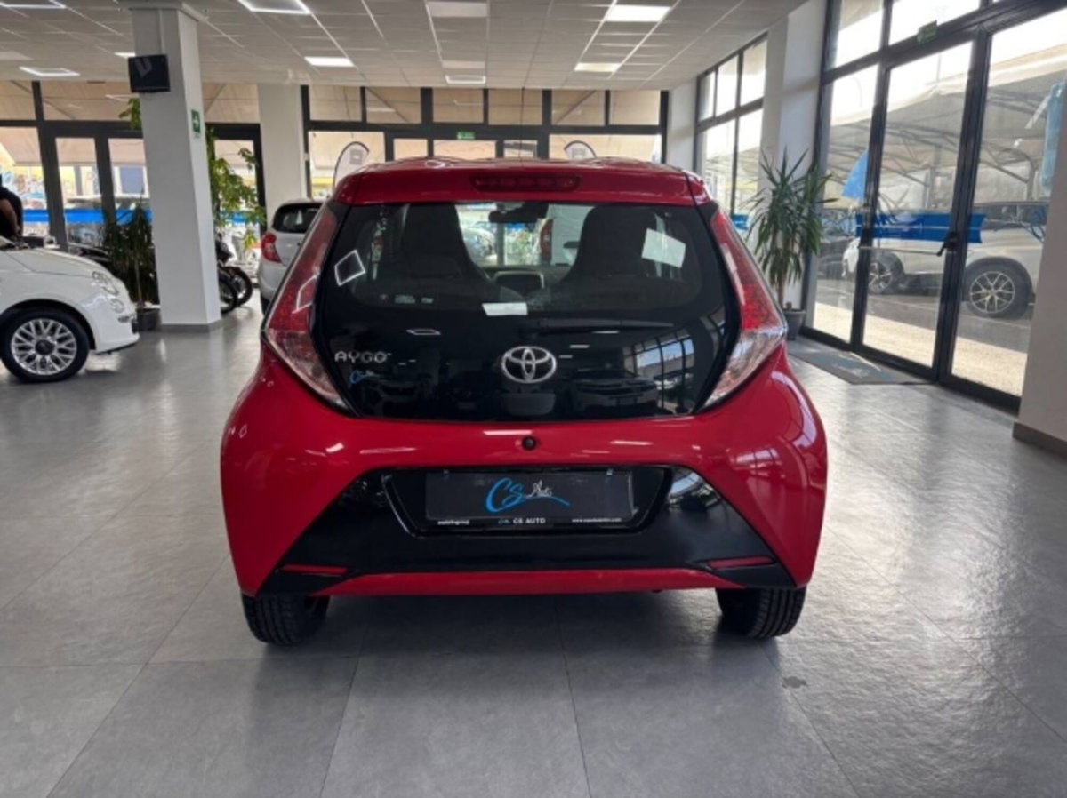 Toyota Aygo 1.0 12V VVT-i 5 porte (5)