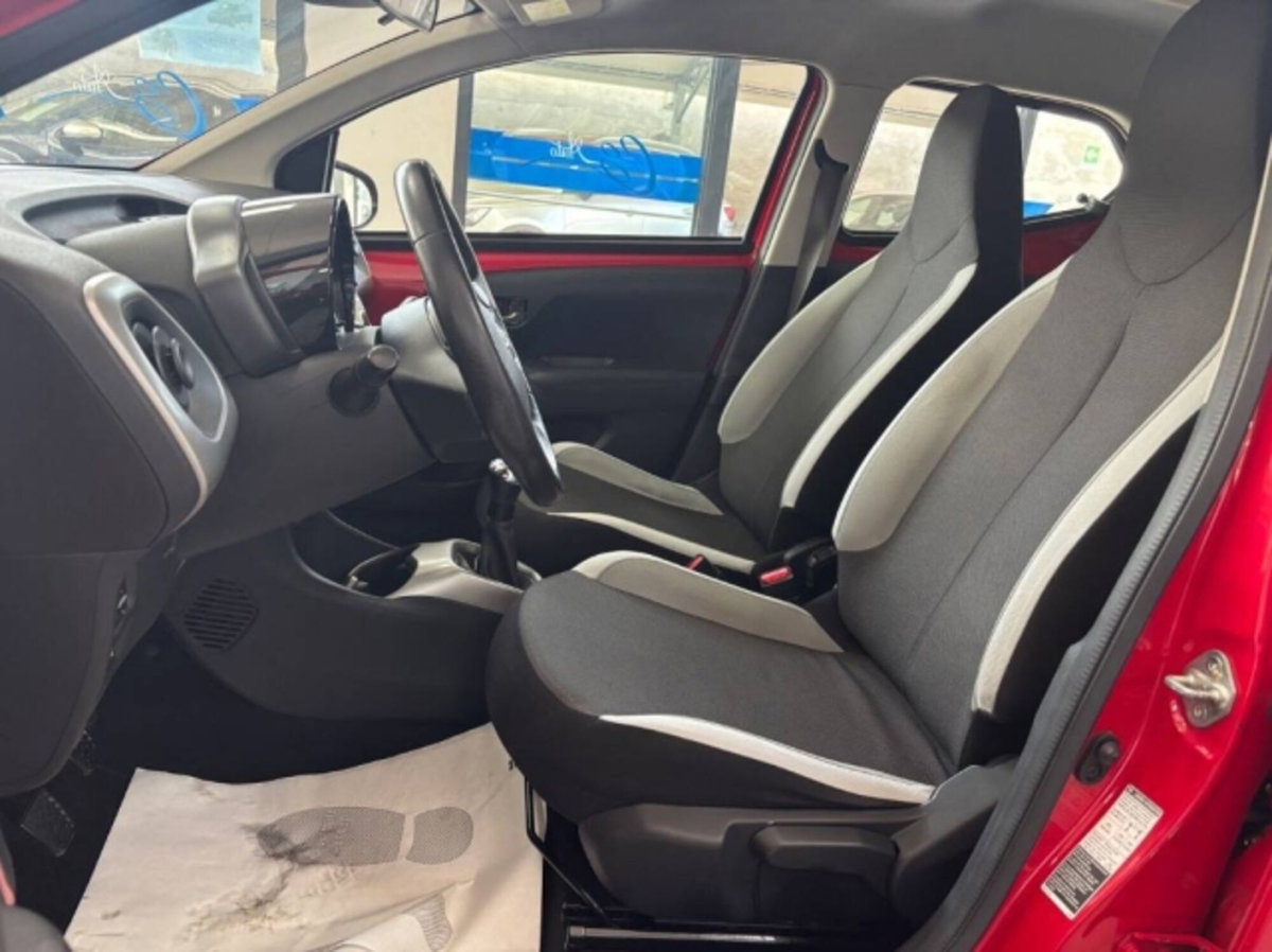 Toyota Aygo 1.0 12V VVT-i 5 porte (7)