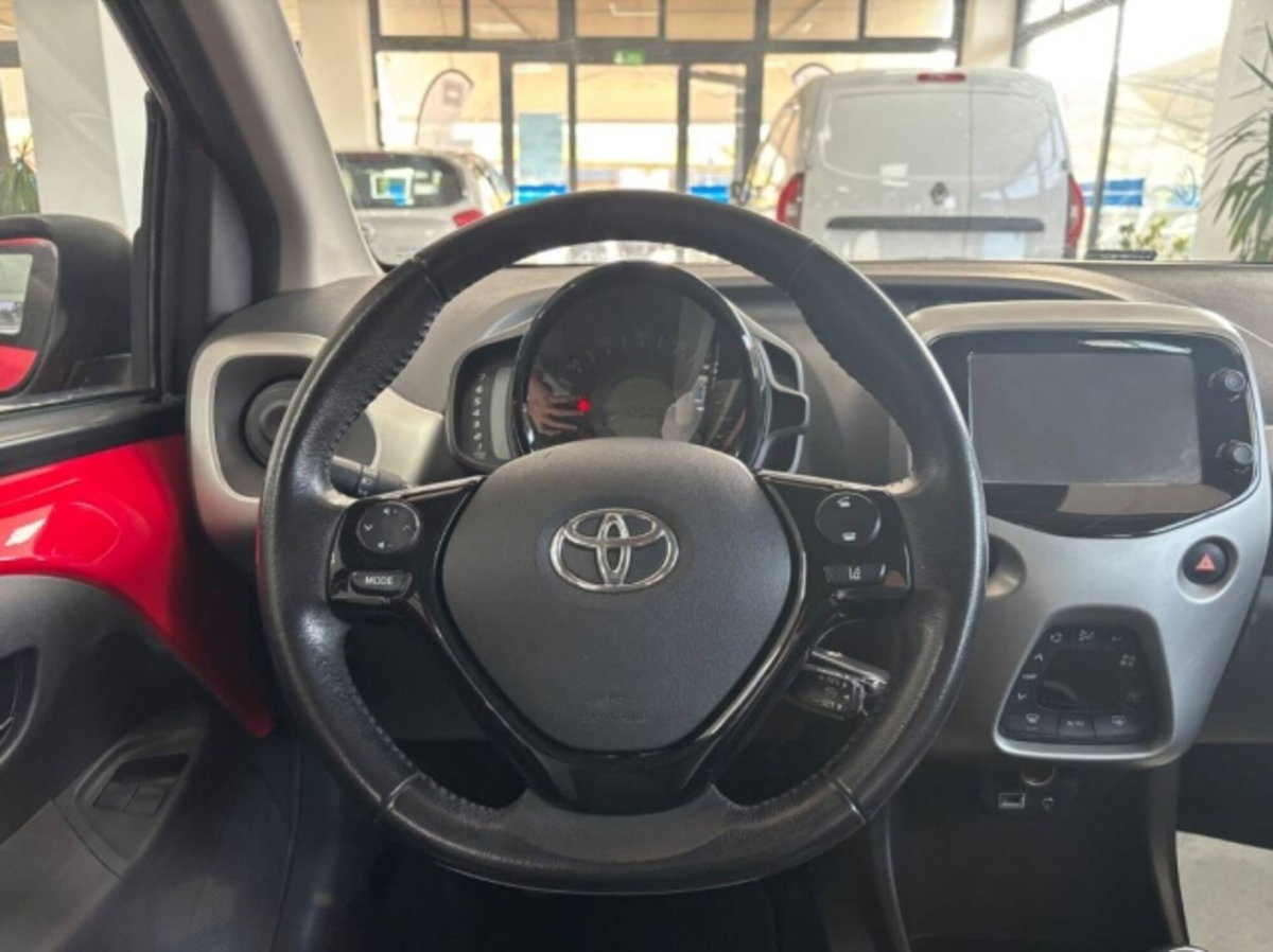 Toyota Aygo 1.0 12V VVT-i 5 porte (9)