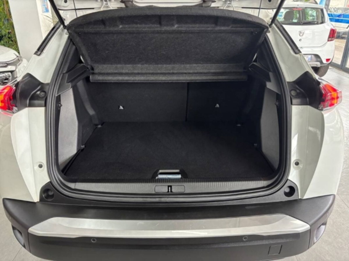 Peugeot 2008 PureTech 100 S&S Allure Pack (11)