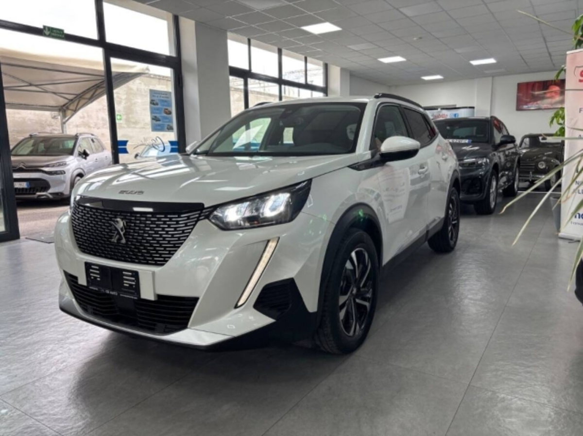 Peugeot 2008 PureTech 100 S&S Allure Pack (3)